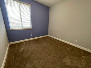 11740 Village Pond Way in Rancho Cordova, CA - Building Photo - Building Photo