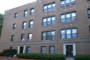 3907 N Janssen in Chicago, IL - Building Photo