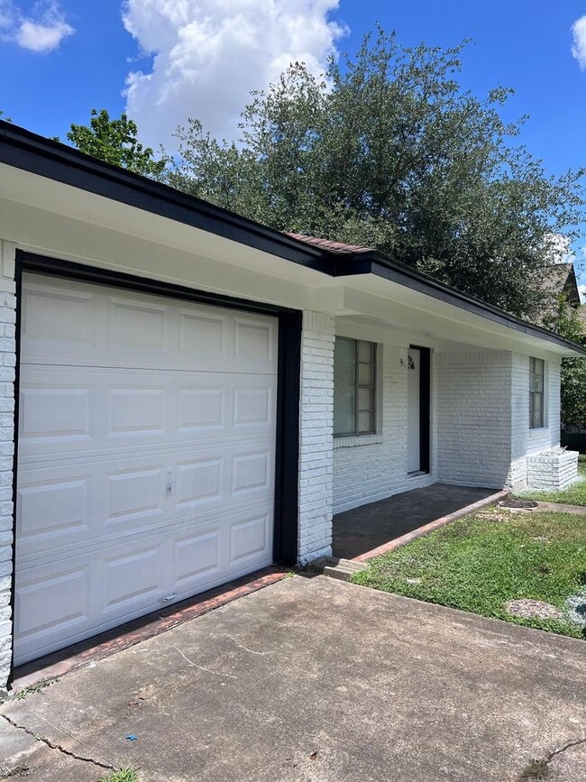 2205 Davis St in Houston, TX - Building Photo - Building Photo