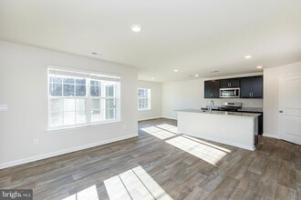 5215 Crooked Ln in Stephens City, VA - Foto de edificio - Building Photo