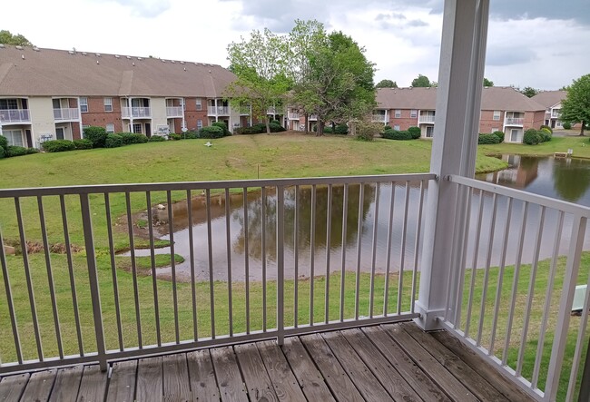 Southwind Lakes Apartments in Memphis, TN - Building Photo - Building Photo
