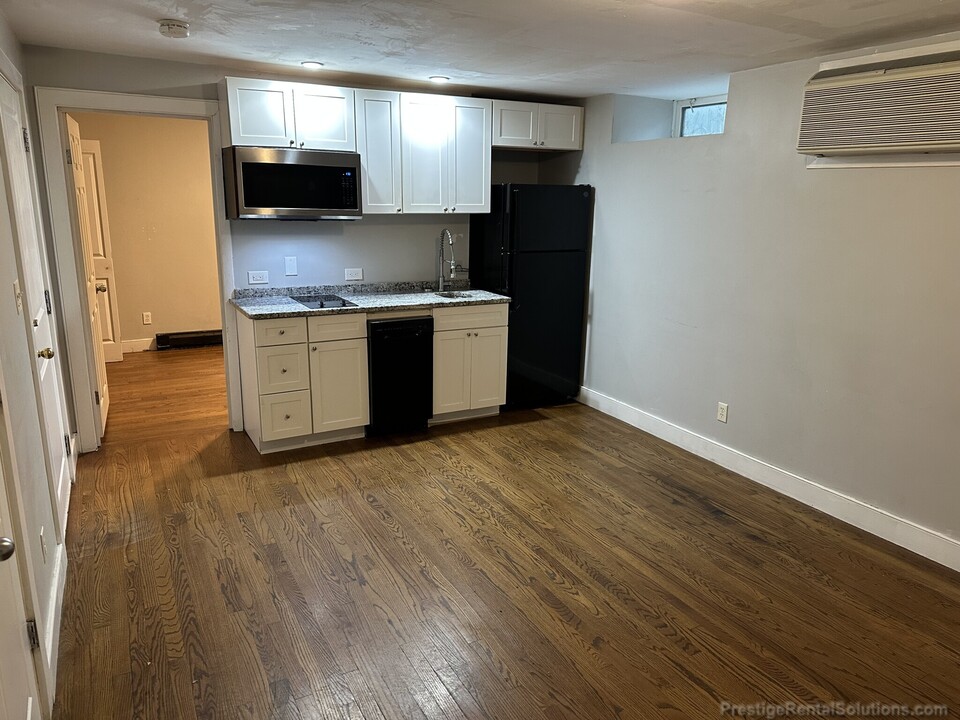 842 Dorchester Ave, Unit 1R in Boston, MA - Building Photo