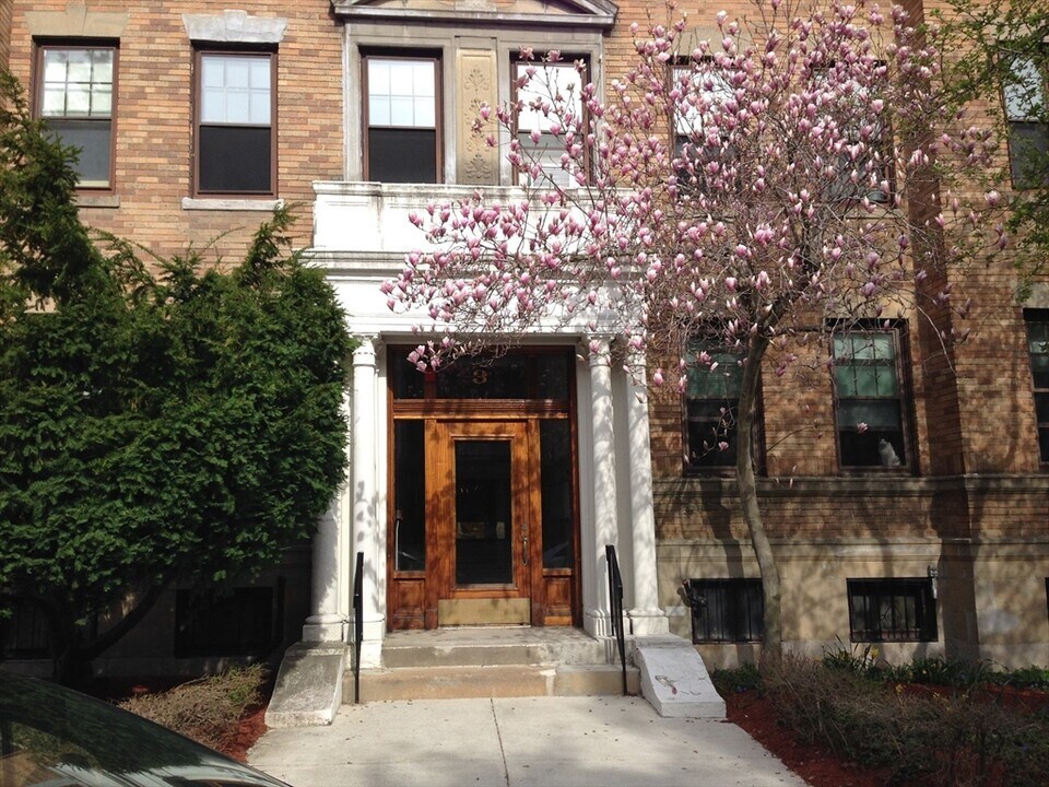 4 Crawford St, Unit #1 in Cambridge, MA - Building Photo