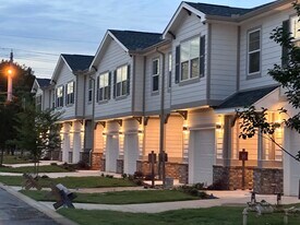 469 Westgate Wy in Mary Esther, FL - Building Photo