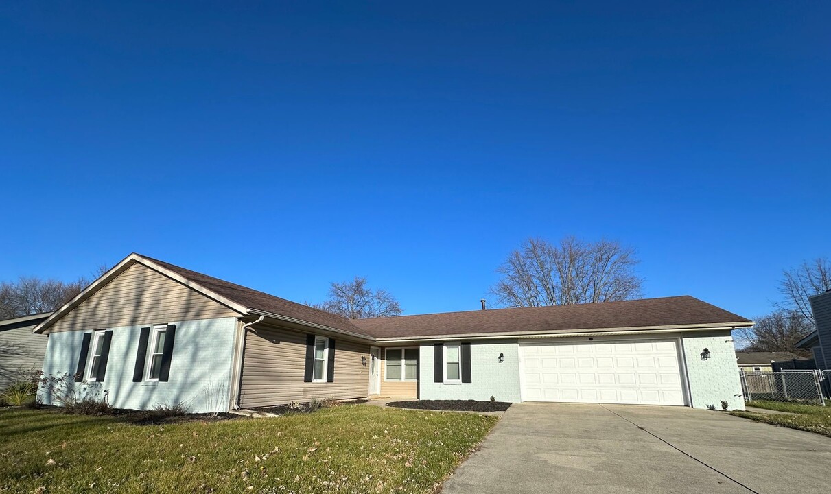 8210 N Seneca Dr in Muncie, IN - Building Photo