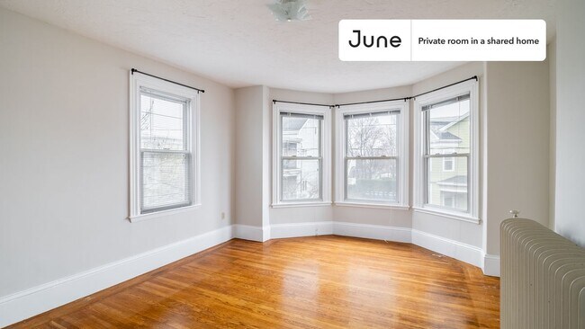 Private bedroom in 3 bed/1 bath Home in Boston, MA - Building Photo - Building Photo