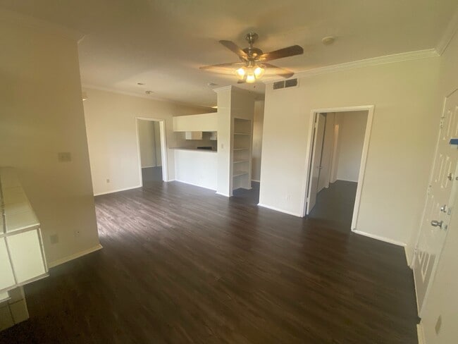 7900 Bissonnet St in Houston, TX - Foto de edificio - Building Photo