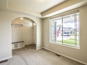 696 W Tennessee Ave in Post Falls, ID - Building Photo - Building Photo