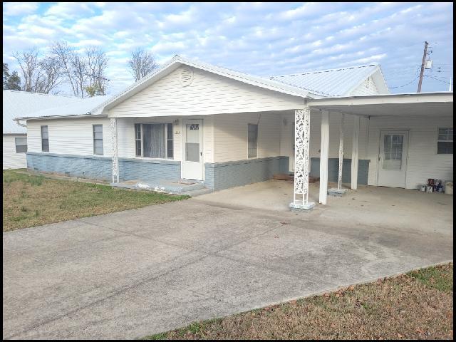 1202 N Holly St in Beebe, AR - Building Photo