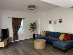 2827 E 5th Ave in Knoxville, TN - Foto de edificio - Building Photo