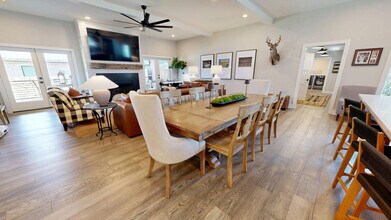 805 Dexter Dr S in College Station, TX - Foto de edificio - Building Photo