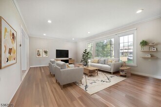 16 Westminster Dr in Montville, NJ - Building Photo - Building Photo