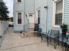 537 Schiller Ave, Unit 1r in Hamilton Township, NJ - Building Photo
