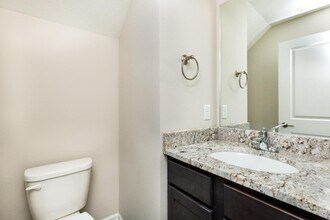 810 SE 10th Ln in Grimes, IA - Building Photo - Building Photo