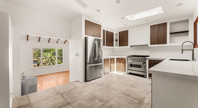 929 Terrace 49 in Los Angeles, CA - Building Photo - Building Photo