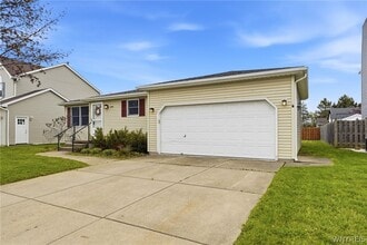 294 Summit Blvd in North Tonawanda, NY - Building Photo - Building Photo