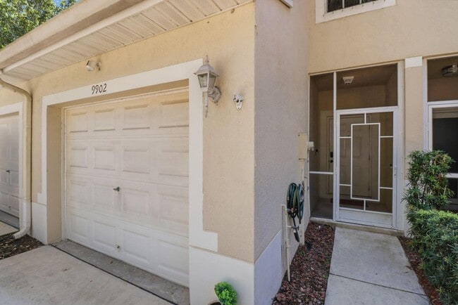 9902 Lago Dr in Boynton Beach, FL - Building Photo - Building Photo