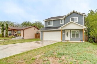 5624 Donnelly Ave in Fort Worth, TX - Building Photo - Building Photo