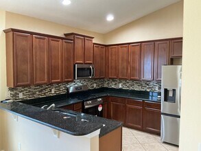 9121 Edenshire Cir in Orlando, FL - Building Photo - Building Photo