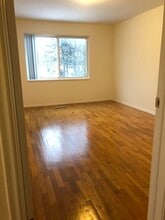 1303 W Lake Lansing Rd in East Lansing, MI - Foto de edificio - Building Photo