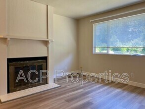 1701 Cowgill Ave in Bellingham, WA - Building Photo - Building Photo