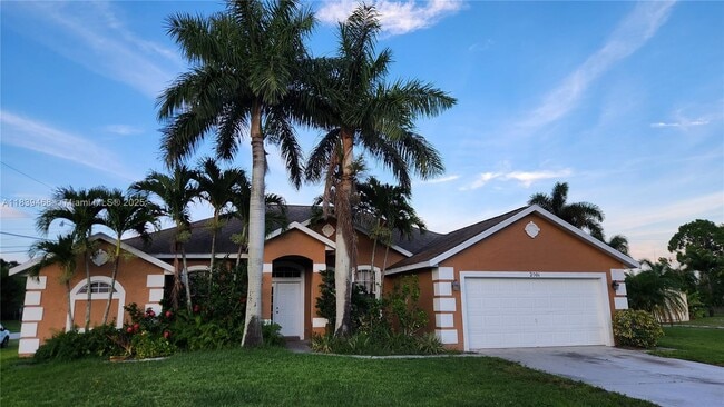 property at 2001 SW Cranberry St