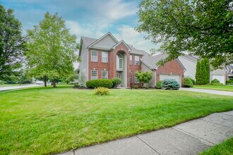 14170 Royalwood Dr in Fishers, IN - Building Photo - Building Photo