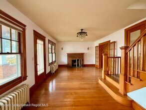 421 Albany Ave in Kingston, NY - Building Photo - Building Photo