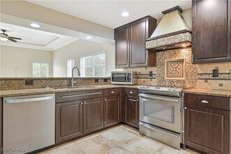 12091 Santaluz Dr in Ft. Myers, FL - Building Photo - Building Photo
