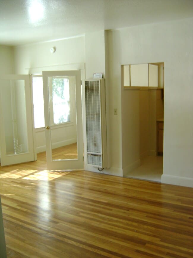 1529 21st St, Unit A in Sacramento, CA - Foto de edificio - Building Photo