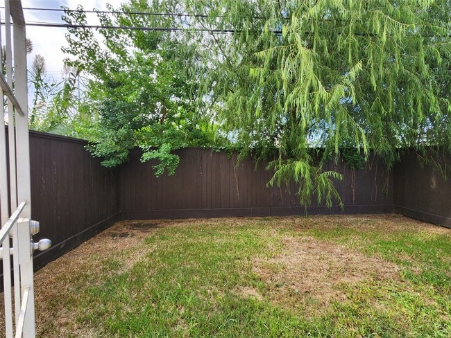 property at 2202 Lynnfield St