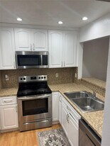 851 NE 209th Terrace in Miami, FL - Building Photo