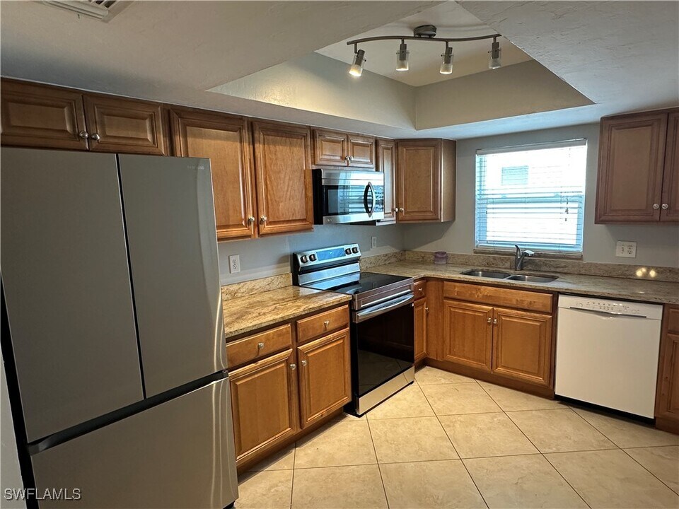 722 107th Ave N in Naples, FL - Building Photo
