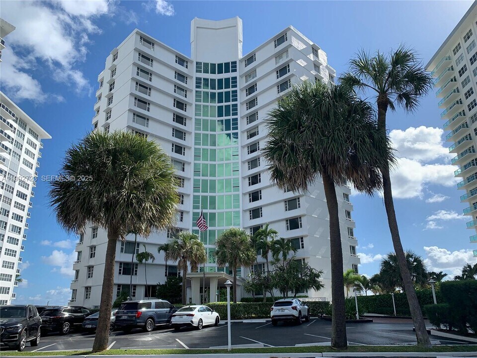 3600 Galt Ocean Dr in Fort Lauderdale, FL - Building Photo