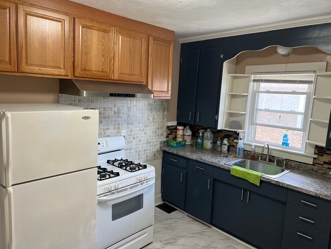 99 Grand Ave, Unit Apartement #2 in Johnson City, NY - Building Photo - Building Photo