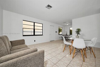 1204 NE 17th Way in Fort Lauderdale, FL - Building Photo - Building Photo