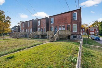 551 Bates St in St. Louis, MO - Foto de edificio - Building Photo