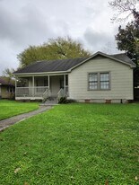 239 West Dr in Baton Rouge, LA - Building Photo