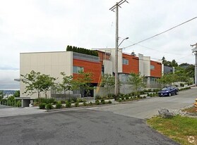 2311 W Newton St in Seattle, WA - Building Photo