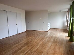 2012 Thorndyke Ave W in Seattle, WA - Building Photo - Building Photo