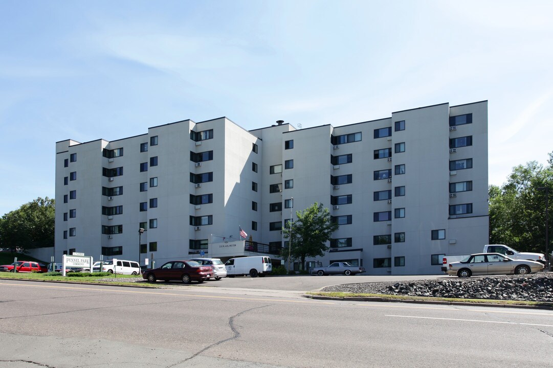 Pennel Park Commons in Duluth, MN - Building Photo