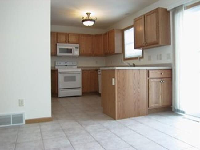 601 Nicolet Ave in Oshkosh, WI - Building Photo - Building Photo