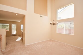 420 Primrose Way in Oceanside, CA - Building Photo - Building Photo