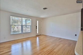 7355 Cass Cir in Sarasota, FL - Building Photo - Building Photo