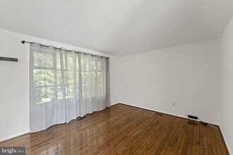 2205 S Grant St in Arlington, VA - Building Photo - Building Photo