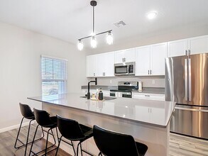 1504 Hummingbird Rd in Winter Haven, FL - Foto de edificio - Building Photo