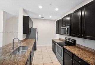 1032 SW 147th Ave in Pembroke Pines, FL - Building Photo - Building Photo