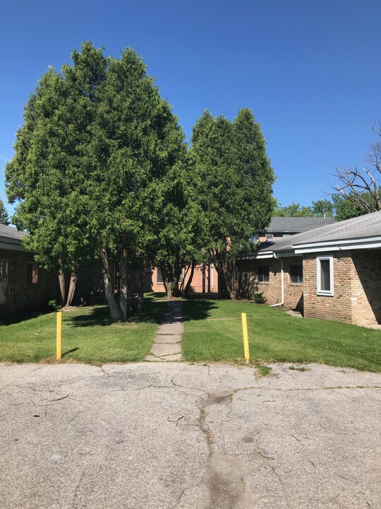 Pine Grove Apartments in Bay City, MI - Foto de edificio