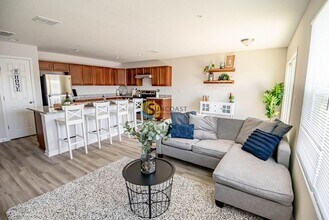 9139 Western Way in Jacksonville, FL - Building Photo - Building Photo
