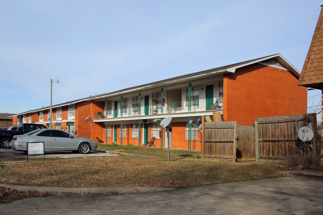 Elmdale Apartments in Springdale, AR - Building Photo - Building Photo